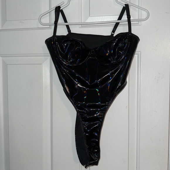 Shiny Black Women's Faux Leather Bodysuit w Adjustable Straps NEVER WORN Size M - Picture 16 of 16